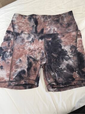 lululemon athletica Tie-Dye High-Rise Bike Shorts in Rose & Black